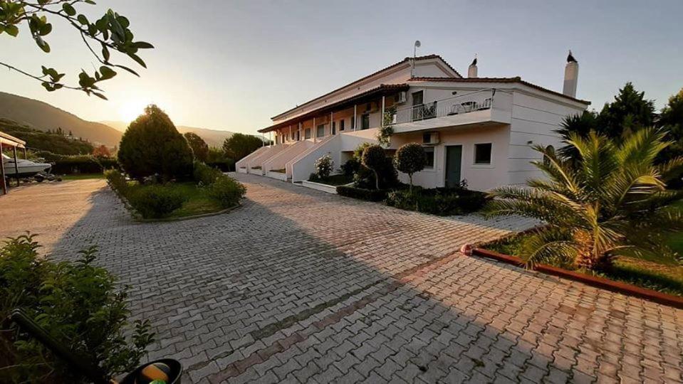 Апарт отель Ktima Xiliadou Хилиаду Экстерьер фото
